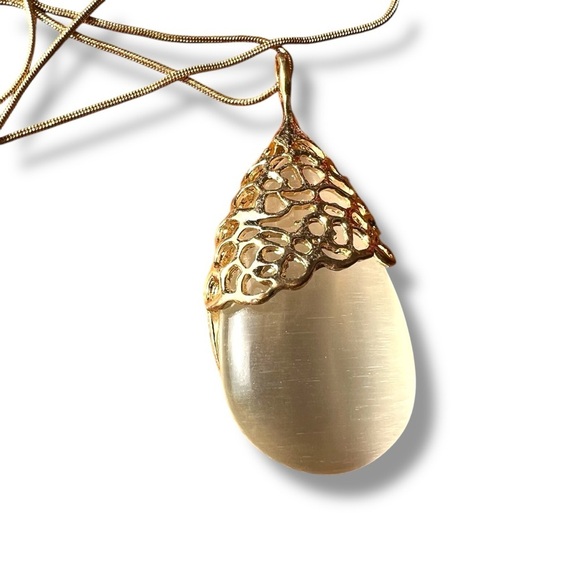 White Moonglow Pendant Necklace - Picture 7 of 7